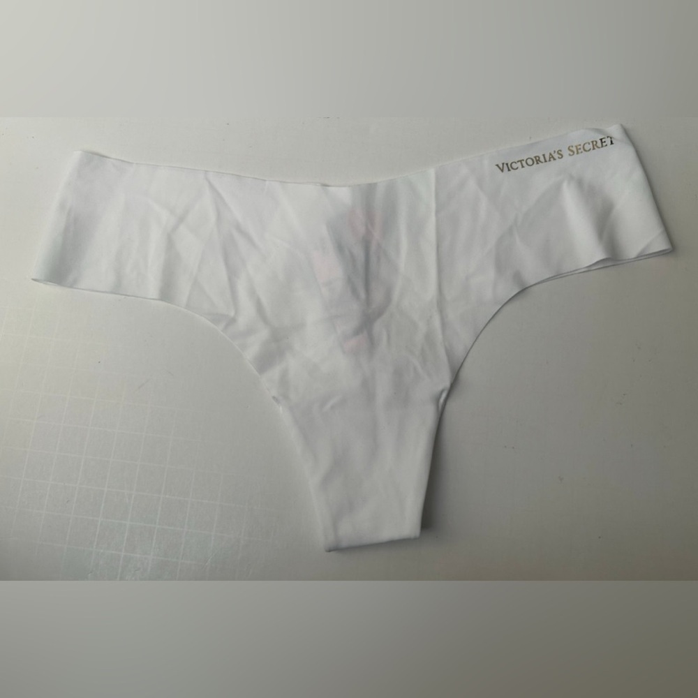 NWT Victoria's Secret No Show Thong S
